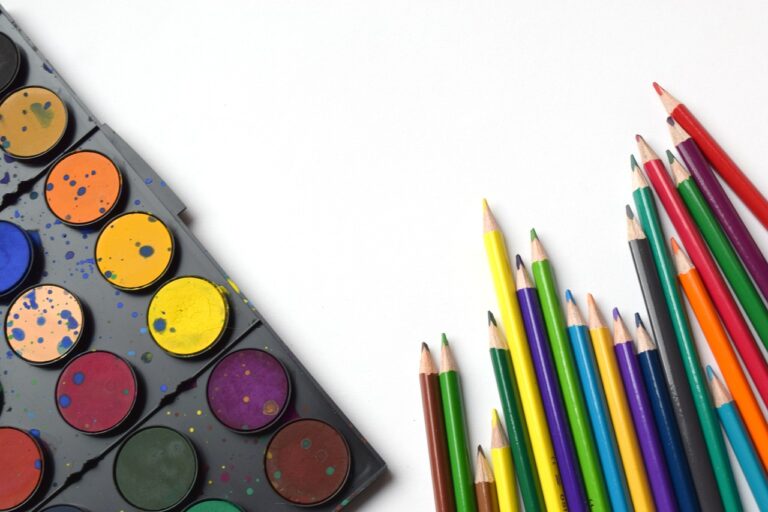 Kreatywne zajęcia dla dzieci w nowym roku szkolnym – 8 powodów, dlaczego warto